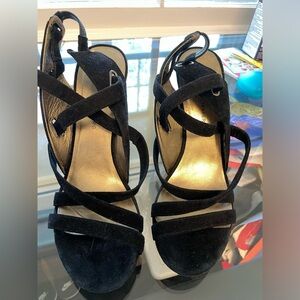 Diane Von Furstenberg black suede strappy platform sandals size 10.